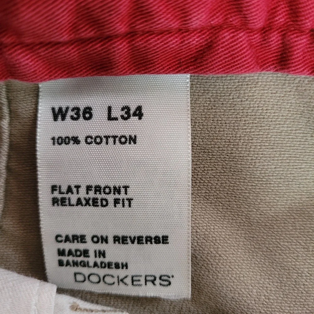 Dockers Mens Khaki Chinos Relaxed Fit Flat Front Cotton Pants 36x34 Tan